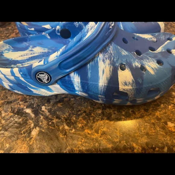 Marbled crocs - Picture 3 of 8